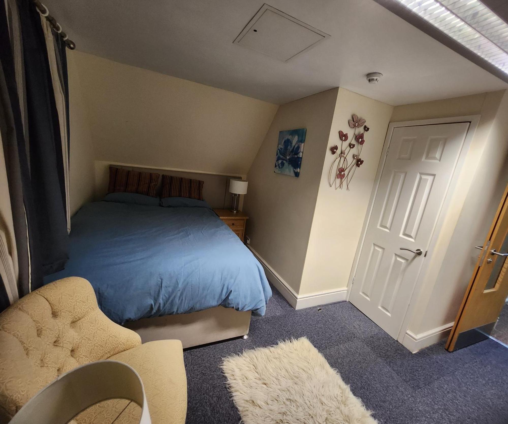 Stylish Modern 1-Bed Apartment In Prime Solihull Town Centre 객실 사진