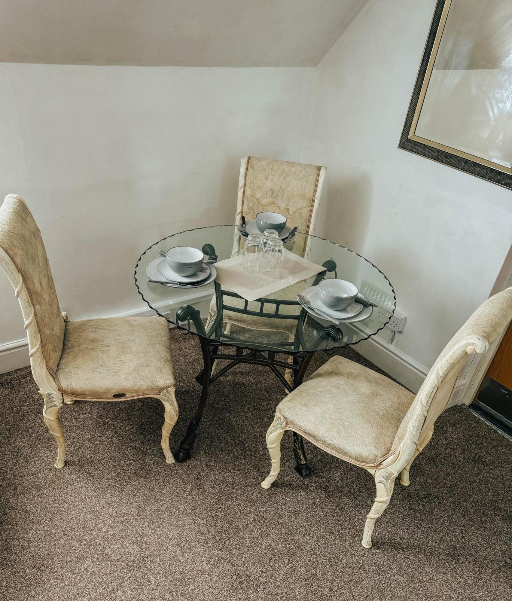 Stylish Modern 1-Bed Apartment In Prime Solihull Town Centre 외부 사진