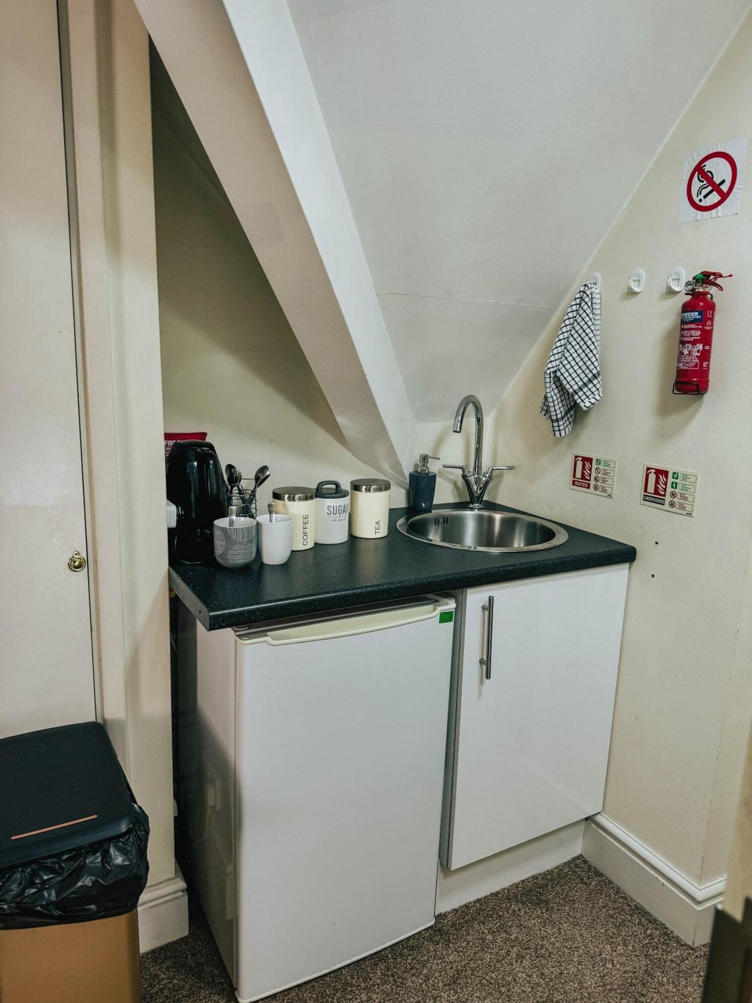 Stylish Modern 1-Bed Apartment In Prime Solihull Town Centre 외부 사진