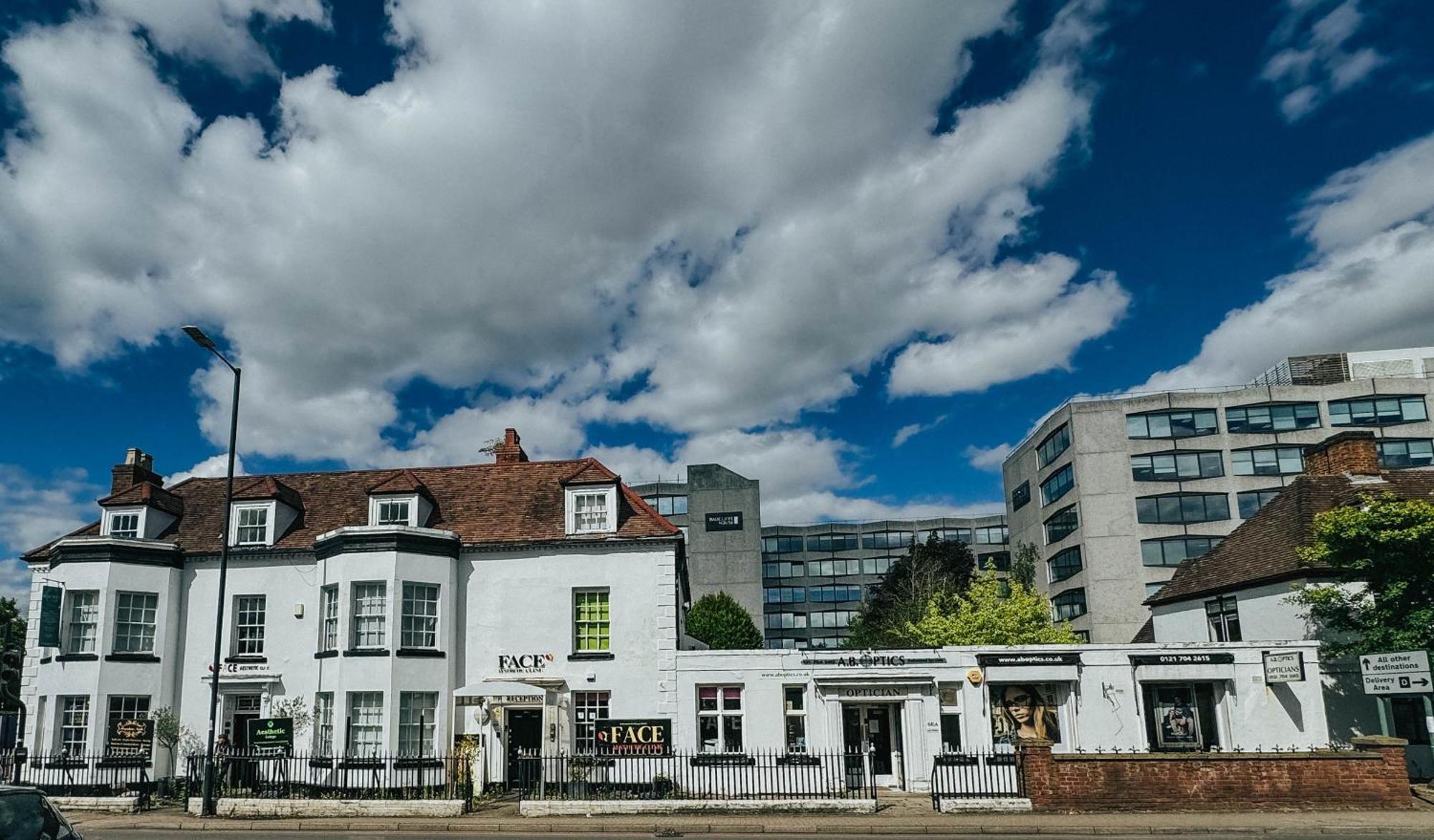 Stylish Modern 1-Bed Apartment In Prime Solihull Town Centre 외부 사진